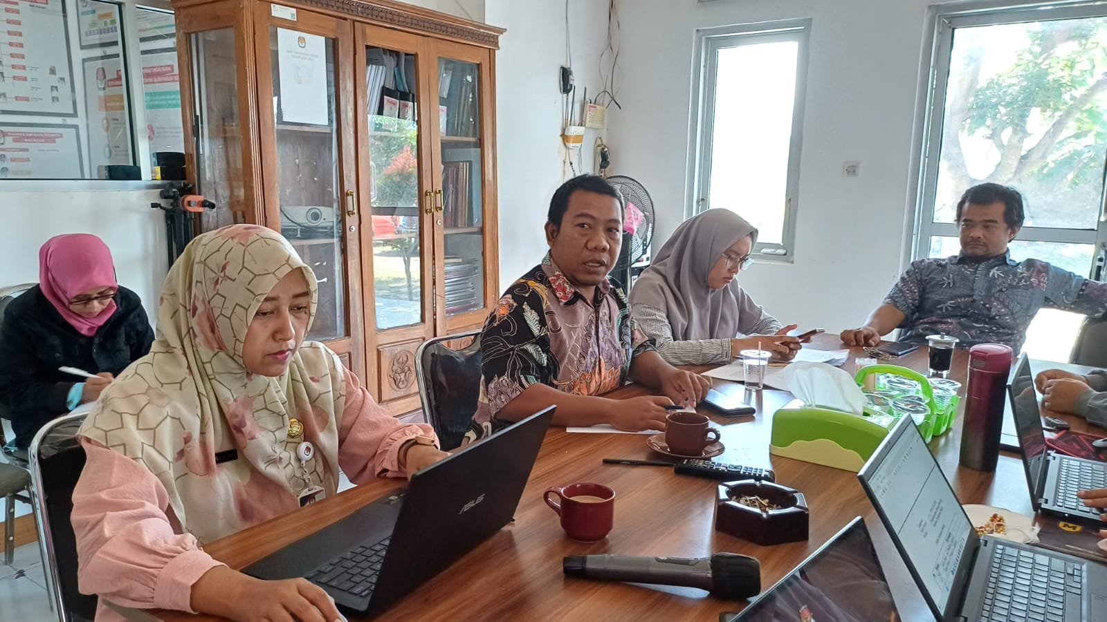 RAPAT PLENO MINGGUAN KAMIS  26 JUNI 2025